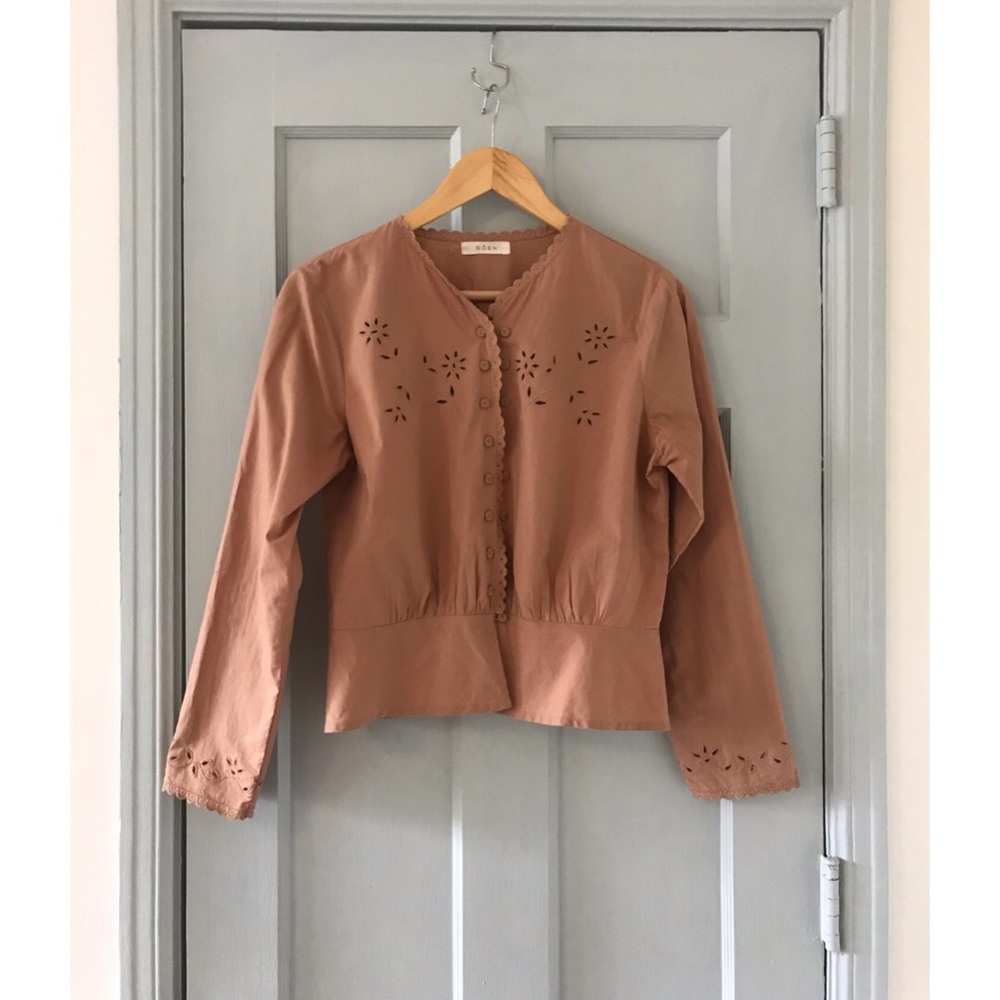 Doen eyelet peasant top